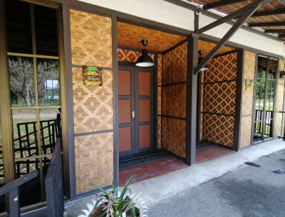 Chalet Josapine D'Rumah Bonda River View