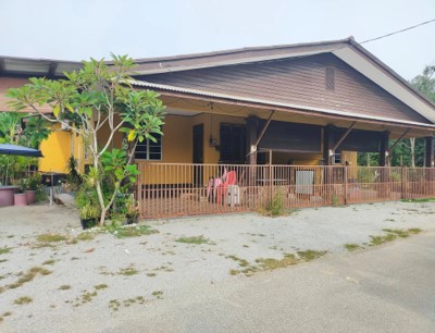 Abah Homestay (Rumah A)