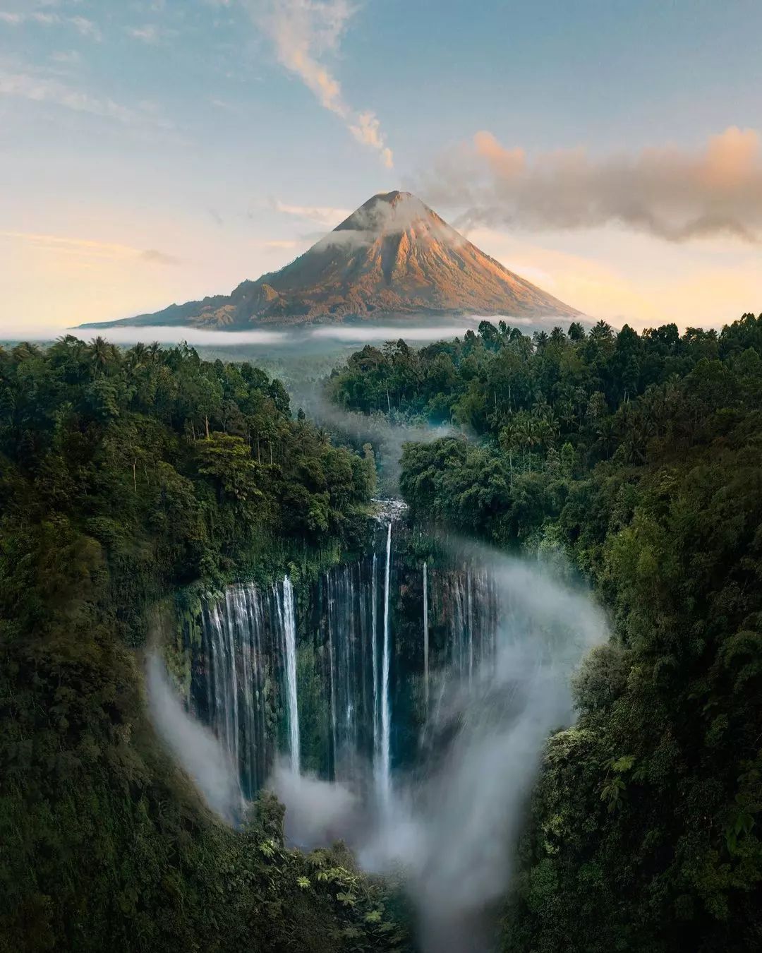 Tumpaksewu Waterfall